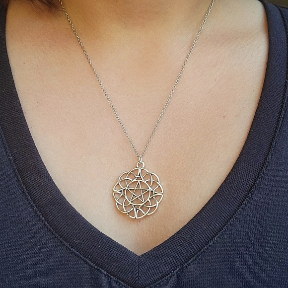 New Pentagram Necklace - Picture 5 of 6